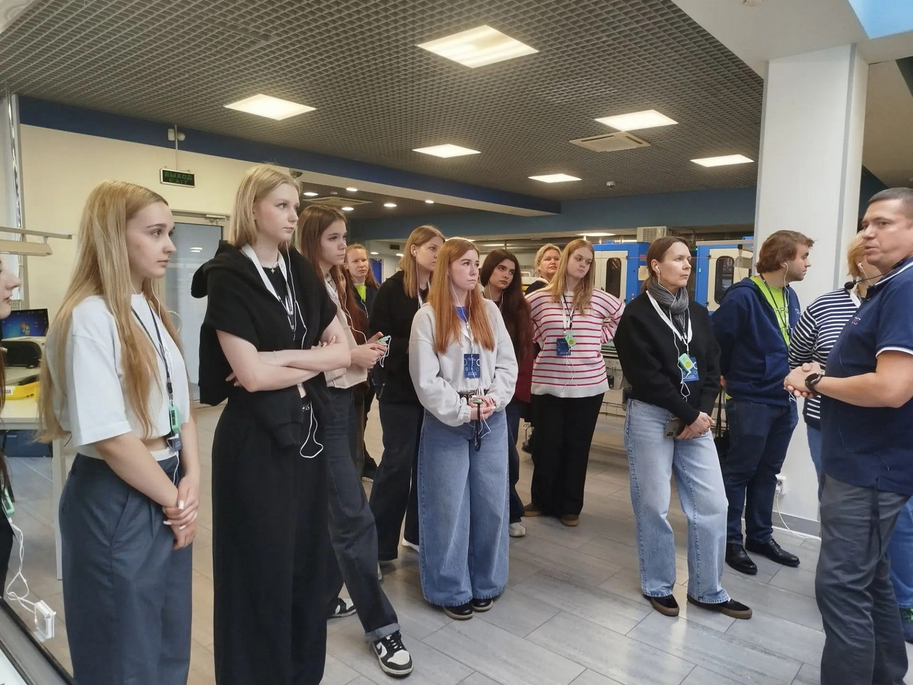 Студенты Правового колледжа РУТ познакомились с производством: экскурсия на предприятие «Айкрафт» в рамках проекта «Открой#Моспром»